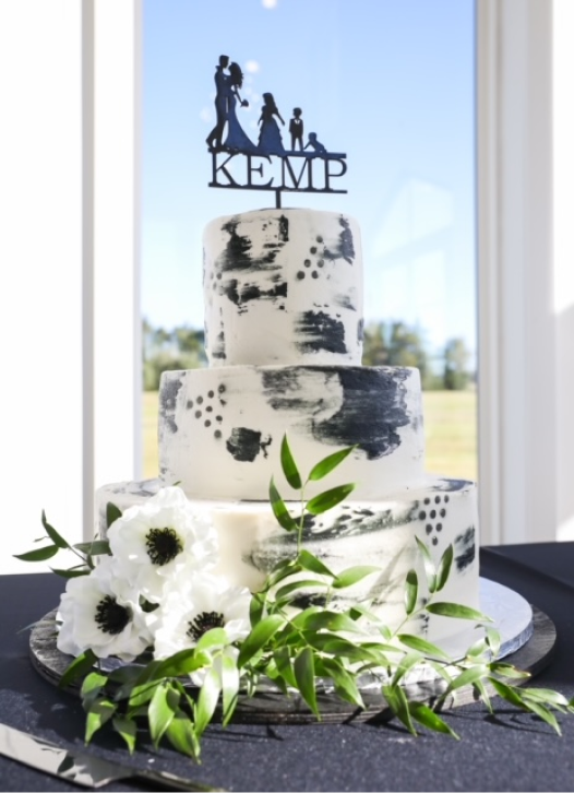 wedding cake with anemones